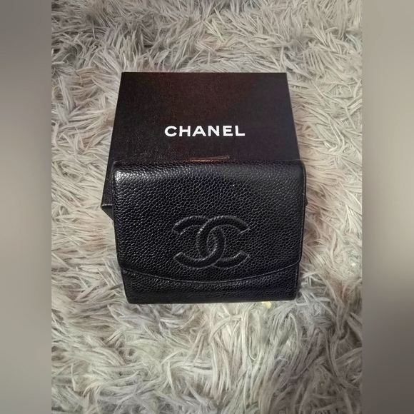 Chanel Compact Double Snap Black Caviar Wallet (GUC)(READ DESCRIPTION)(2005) - Picture 1 of 16